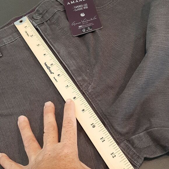 Gloria Vanderbilt "Amanda" sz 10 long jeans NWT tapered legs, classic rise - Picture 15 of 15